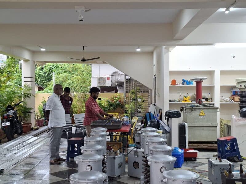 On-site LT current transformer (CT) calibration by SDES field engineers