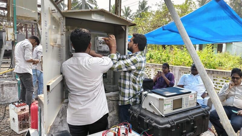 On-site LT energy meter calibration by SDES field engineers